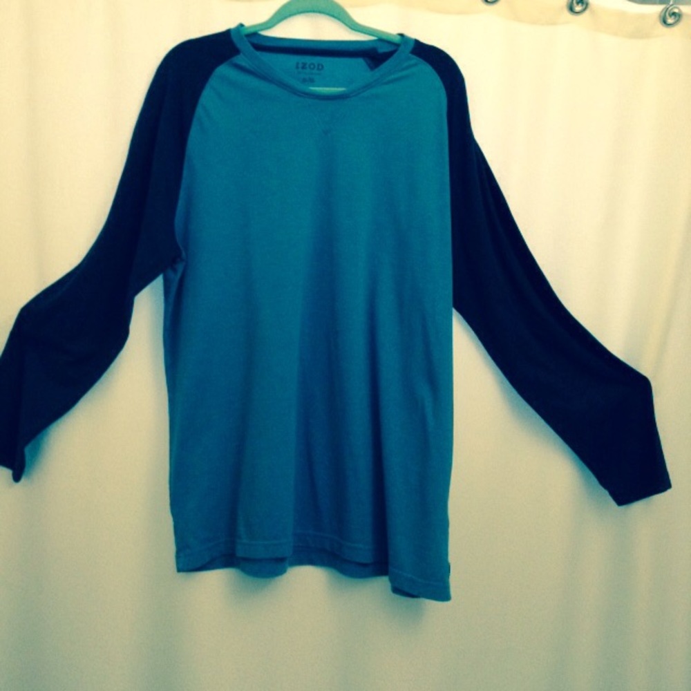 Activewear.  men's  IZOD Tee-Shirt. Short Sleeve